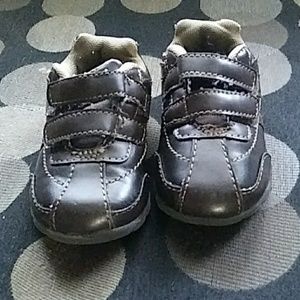 Smartfit size 5 toddler shoes. Good used condition